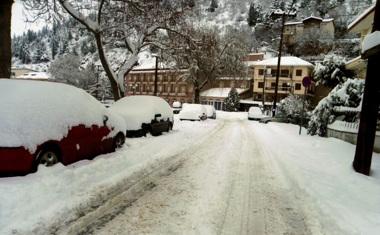 Μακεδονία: Δρόμοι παγίδες και πολικό ψύχος στις περισσότερες πόλεις! | Newsit.gr Μακεδονία: Δρόμοι παγίδες και πολικό ψύχος στις περισσότερες πόλεις! | Newsit.gr