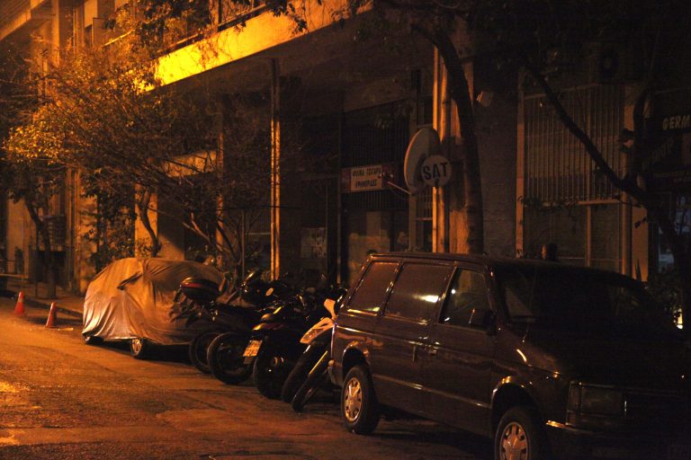 Αιτωλοακαρνανία:Μπήκαν στο σπίτι με καπνογόνο και έκαναν μαύρους στο ξύλο δύο Πακιστανούς! | Newsit.gr Αιτωλοακαρνανία:Μπήκαν στο σπίτι με καπνογόνο και έκαναν μαύρους στο ξύλο δύο Πακιστανούς! | Newsit.gr
