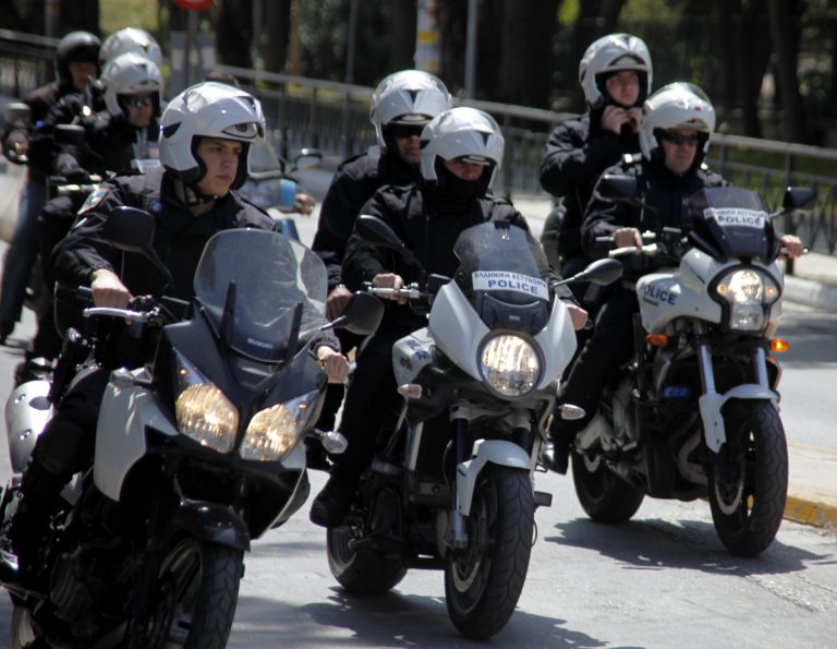 Λήστεψε σούπερ μάρκετ και μετά πήγε δίπλα για καφέ! | Newsit.gr Λήστεψε σούπερ μάρκετ και μετά πήγε δίπλα για καφέ! | Newsit.gr