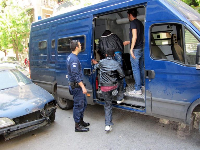 Αλβανός απελάθηκε πέντε φορές και άλλες τόσες επέστρεψε στην Ελλάδα | Newsit.gr Αλβανός απελάθηκε πέντε φορές και άλλες τόσες επέστρεψε στην Ελλάδα | Newsit.gr