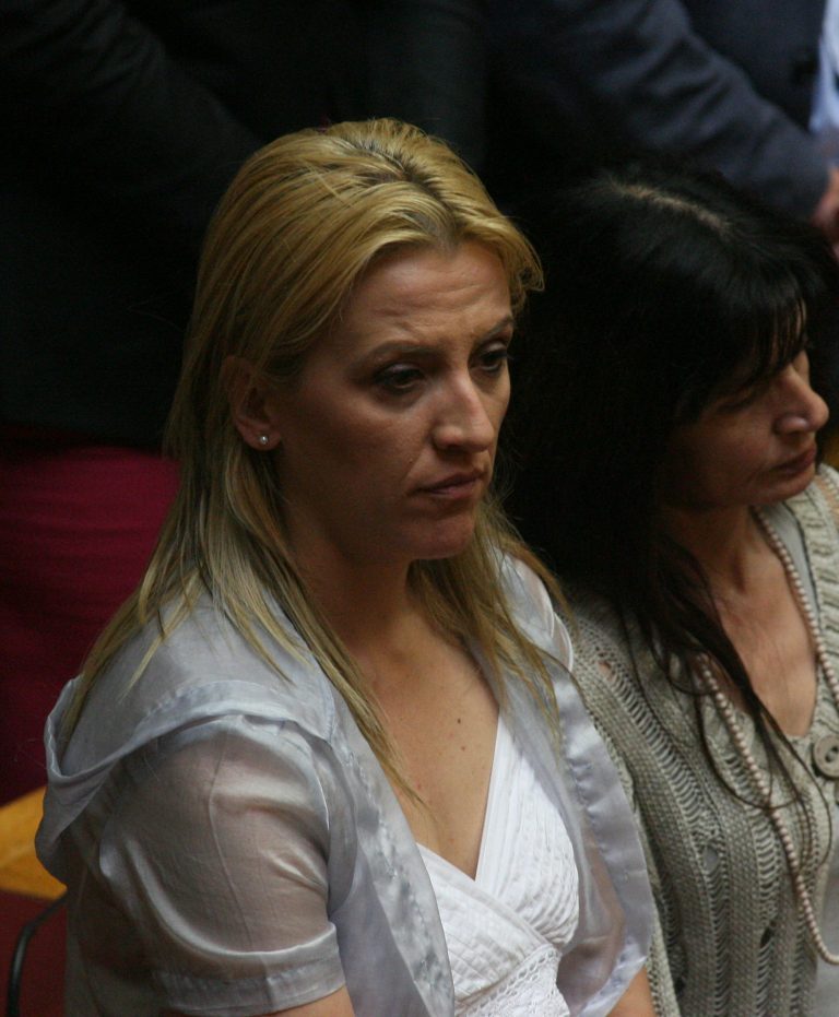 Δούρου:Πιο πολύ με σοκάρει το:»Καλά τους έκανε» | Newsit.gr Δούρου:Πιο πολύ με σοκάρει το:»Καλά τους έκανε» | Newsit.gr