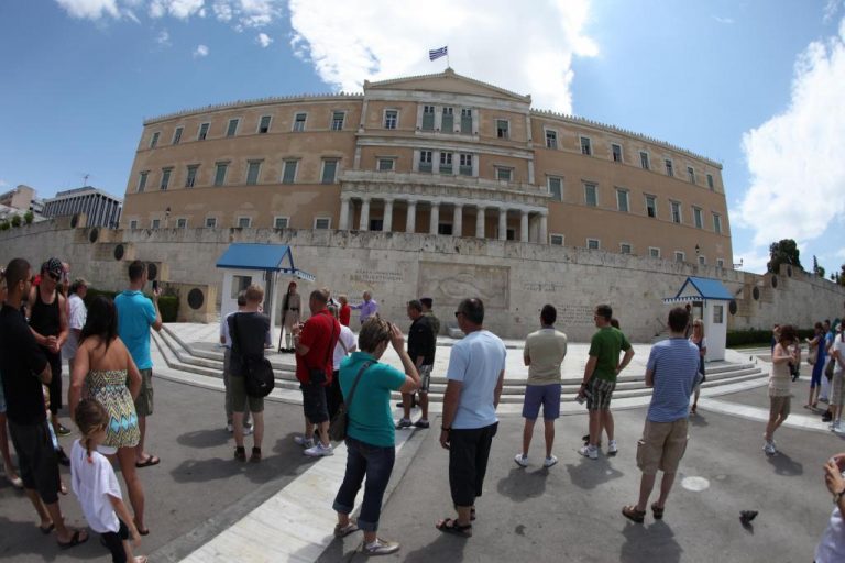 Ρεθυμνιώτης απειλούσε να τινάξει στον αέρα τη Βουλή! | Newsit.gr Ρεθυμνιώτης απειλούσε να τινάξει στον αέρα τη Βουλή! | Newsit.gr
