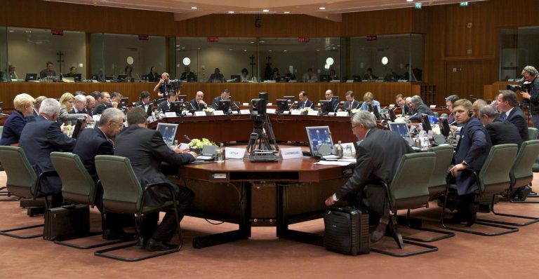ΚΟΜΙΣΙΟΝ: Από τη μια εύχονται περαστικά και από την άλλη ετοιμάζονται να μας αρρωστήσουν | Newsit.gr ΚΟΜΙΣΙΟΝ: Από τη μια εύχονται περαστικά και από την άλλη ετοιμάζονται να μας αρρωστήσουν | Newsit.gr