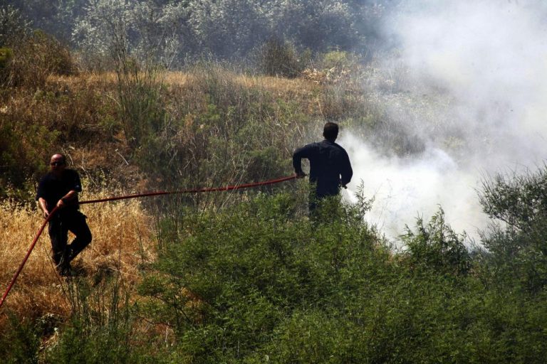 Αχαία: Υπό έλεγχο η πυρκαγιά στα Λαμπρέικα | Newsit.gr Αχαία: Υπό έλεγχο η πυρκαγιά στα Λαμπρέικα | Newsit.gr