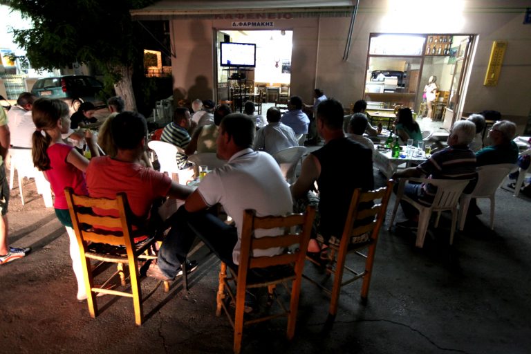 Αλεξανδρούπολη:Ένας από τους πελάτες του καφενείου ήταν ψυχοπαθής με μαχαίρι! | Newsit.gr Αλεξανδρούπολη:Ένας από τους πελάτες του καφενείου ήταν ψυχοπαθής με μαχαίρι! | Newsit.gr