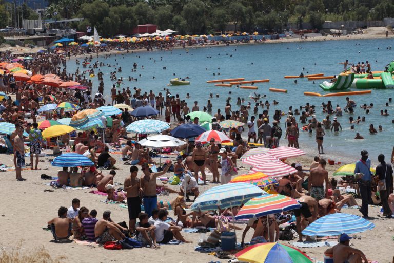 Αιτωλ/νία: Λουόμενοι είδαν να επιπλέει στη θάλασσα νεκρό, ένα 15χρονο αγόρι! | Newsit.gr Αιτωλ/νία: Λουόμενοι είδαν να επιπλέει στη θάλασσα νεκρό, ένα 15χρονο αγόρι! | Newsit.gr