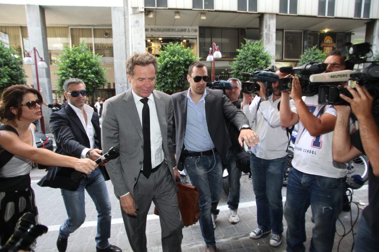 Βλοσυροί κι αγέλαστοι ήρθαν οι τροικανοί – ΦΩΤΟ | Newsit.gr Βλοσυροί κι αγέλαστοι ήρθαν οι τροικανοί – ΦΩΤΟ | Newsit.gr