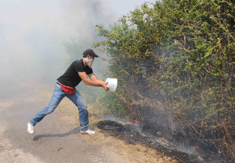 Κρήτη: Απειλούνται σπίτια από φωτιά στα Χανιά – Εκκενώθηκε οικισμός! | Newsit.gr Κρήτη: Απειλούνται σπίτια από φωτιά στα Χανιά – Εκκενώθηκε οικισμός! | Newsit.gr