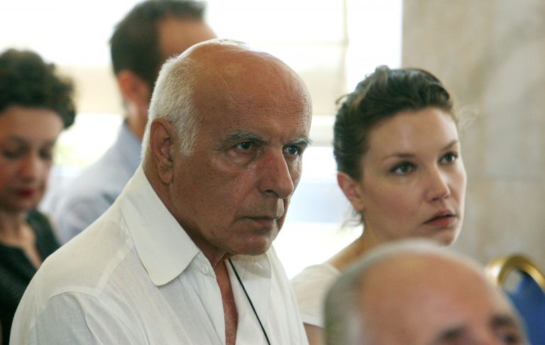 Σκάνδαλο! Έβαλαν δόσεις σε οφειλέτη του ΙΚΑ μέχρι το 2404! | Newsit.gr Σκάνδαλο! Έβαλαν δόσεις σε οφειλέτη του ΙΚΑ μέχρι το 2404! | Newsit.gr