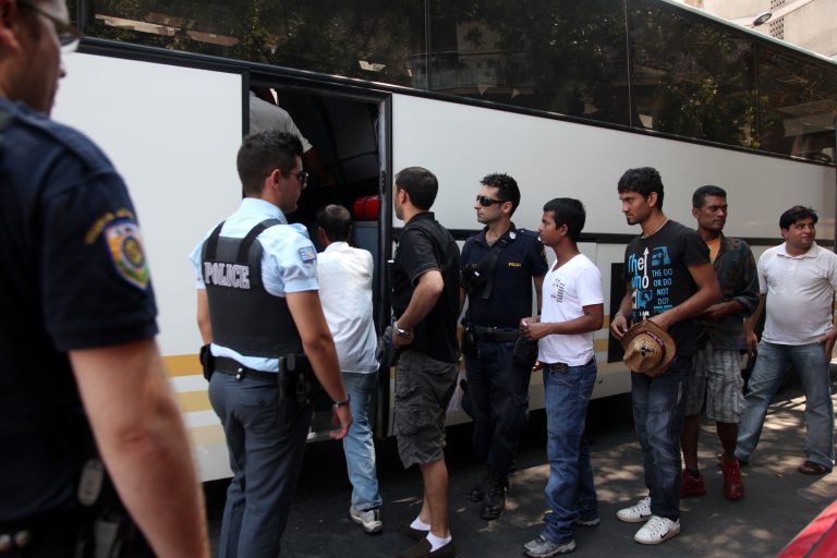 Χρ.Αυγή: Κακοστημένη επικοινωνιακή φούσκα οι σκούπες | Newsit.gr Χρ.Αυγή: Κακοστημένη επικοινωνιακή φούσκα οι σκούπες | Newsit.gr