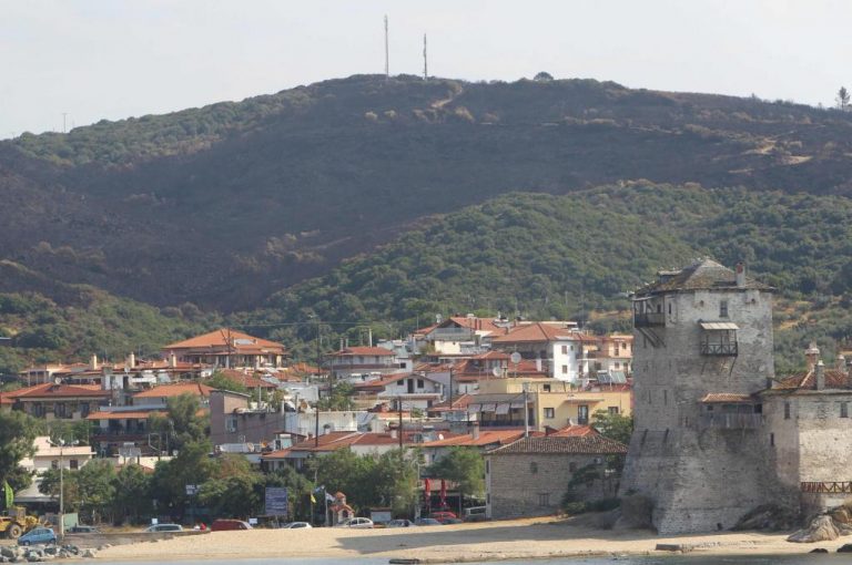 Σε ύφεση η φωτιά στο Άγιο Όρος – Έτοιμη να υποδεχτεί τους τουρίστες του Δεκαπενταύγουστου είναι η Ουρανούπολη | Newsit.gr Σε ύφεση η φωτιά στο Άγιο Όρος – Έτοιμη να υποδεχτεί τους τουρίστες του Δεκαπενταύγουστου είναι η Ουρανούπολη | Newsit.gr