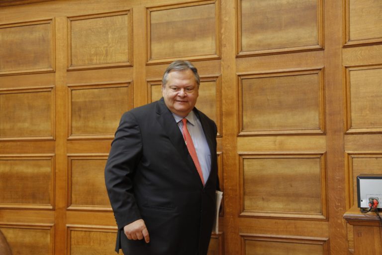 Πρώτο ρήγμα; Βενιζέλος σε Σαμαρά: Δεν μπορείς να συμπεριφέρεσαι ως πρωθυπουργός μονοκομματικής κυβέρνησης! | Newsit.gr Πρώτο ρήγμα; Βενιζέλος σε Σαμαρά: Δεν μπορείς να συμπεριφέρεσαι ως πρωθυπουργός μονοκομματικής κυβέρνησης! | Newsit.gr