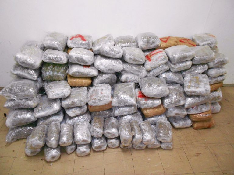 Σάμος: Σε ένα διήμερο κατασχέθηκαν 6,5 κιλά χασίς! | Newsit.gr Σάμος: Σε ένα διήμερο κατασχέθηκαν 6,5 κιλά χασίς! | Newsit.gr