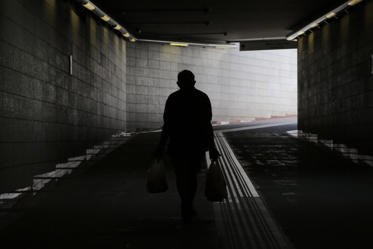 Πάτρα: Οι δραματικές ιστορίες ανθρώπων που κλαίνε για το γάλα των παιδιών τους! | Newsit.gr Πάτρα: Οι δραματικές ιστορίες ανθρώπων που κλαίνε για το γάλα των παιδιών τους! | Newsit.gr