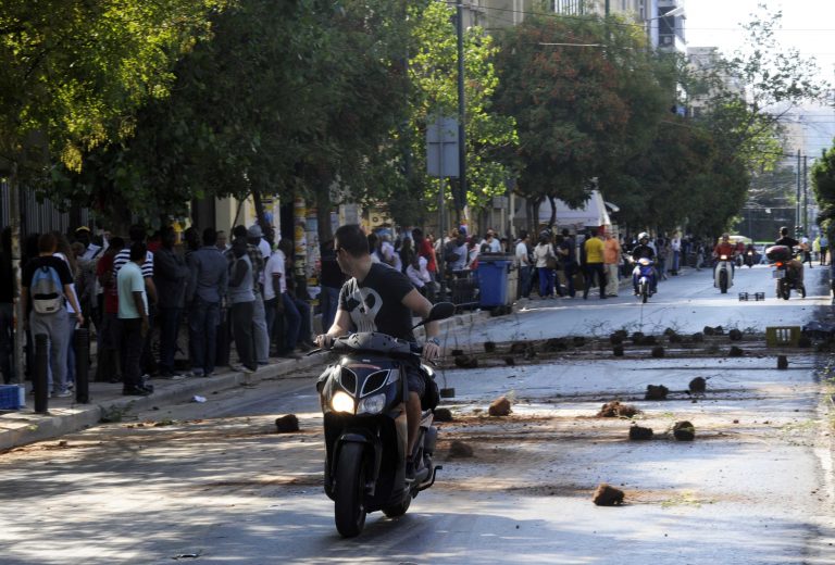 “Μπάζωσαν” την Πατησίων! – Νέα επεισόδια με τους παράνομους μικροπωλητές στην ΑΣΟΕΕ | Newsit.gr “Μπάζωσαν” την Πατησίων! – Νέα επεισόδια με τους παράνομους μικροπωλητές στην ΑΣΟΕΕ | Newsit.gr