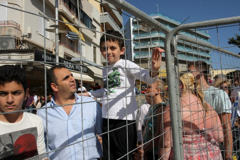 Βόλος: »Σιδερόφρακτη» παρέλαση στην παραλία – Δείτε το βίντεο! | Newsit.gr Βόλος: »Σιδερόφρακτη» παρέλαση στην παραλία – Δείτε το βίντεο! | Newsit.gr