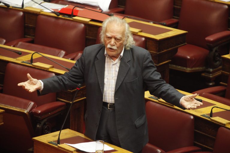 Ένας Γερμανός στο σπίτι του Μ.Γλέζου | Newsit.gr Ένας Γερμανός στο σπίτι του Μ.Γλέζου | Newsit.gr