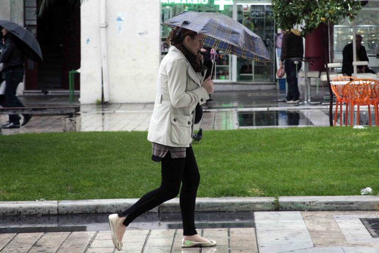 Βόλος: Άνοιξαν οι ουρανοί και… τρέχει η πυροσβεστική! | Newsit.gr Βόλος: Άνοιξαν οι ουρανοί και… τρέχει η πυροσβεστική! | Newsit.gr