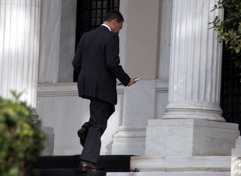 Στουρνάρας προς ΔΕΗ: Συνεχίστε να εισπράττετε το χαράτσι! | Newsit.gr Στουρνάρας προς ΔΕΗ: Συνεχίστε να εισπράττετε το χαράτσι! | Newsit.gr