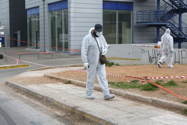 Παρέμβαση Σαμαρά για τις σφαίρες στα γραφεία του κόμματος – Από μάγκνουμ η βολίδα στην ταράτσα του κόμματος | Newsit.gr Παρέμβαση Σαμαρά για τις σφαίρες στα γραφεία του κόμματος – Από μάγκνουμ η βολίδα στην ταράτσα του κόμματος | Newsit.gr