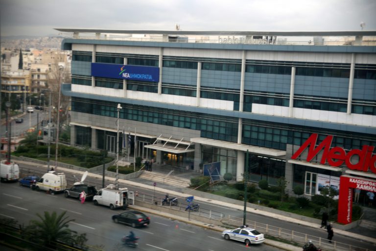 Στον ΣΥΡΙΖΑ λεφτά υπάρχουν, αλλά τα χαλάνε στη μοιρασιά οι συνιστώσες του | Newsit.gr Στον ΣΥΡΙΖΑ λεφτά υπάρχουν, αλλά τα χαλάνε στη μοιρασιά οι συνιστώσες του | Newsit.gr