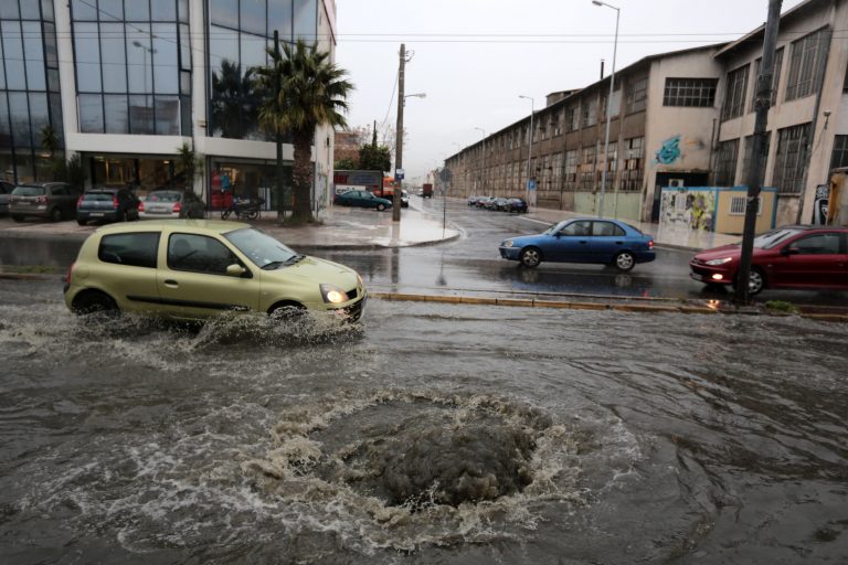 Έντονα καιρικά φαινόμενα τις επόμενες ώρες στην Αττική – Απέραντο μποτιλιάρισμα στους δρόμους της Αθήνας | Newsit.gr Έντονα καιρικά φαινόμενα τις επόμενες ώρες στην Αττική – Απέραντο μποτιλιάρισμα στους δρόμους της Αθήνας | Newsit.gr