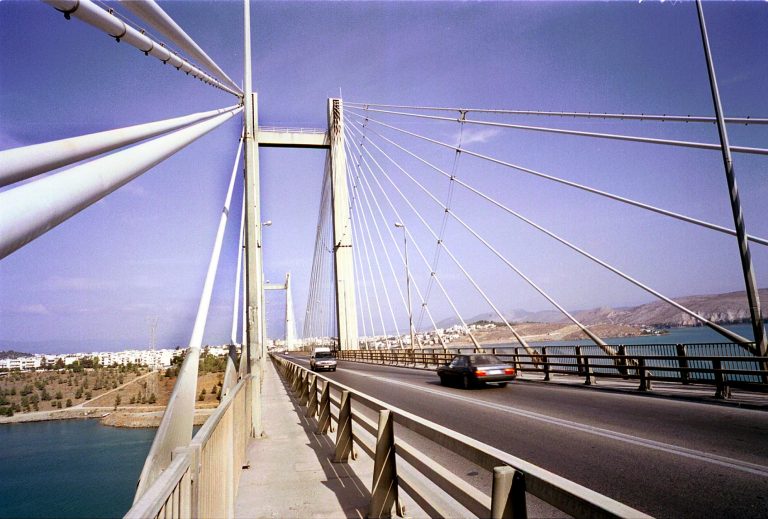 Εύβοια: Τον έπεισαν να μην αυτοκτονήσει – Θρίλερ στην γέφυρα της Χαλκίδας | Newsit.gr Εύβοια: Τον έπεισαν να μην αυτοκτονήσει – Θρίλερ στην γέφυρα της Χαλκίδας | Newsit.gr