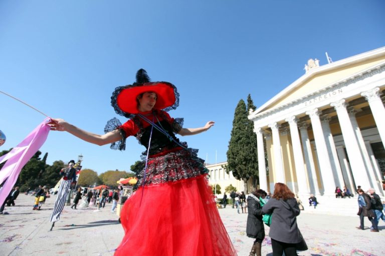 Το πλακιώτικο καρναβάλι στο Ζάππειο – Δείτε ΦΩΤΟ | Newsit.gr Το πλακιώτικο καρναβάλι στο Ζάππειο – Δείτε ΦΩΤΟ | Newsit.gr