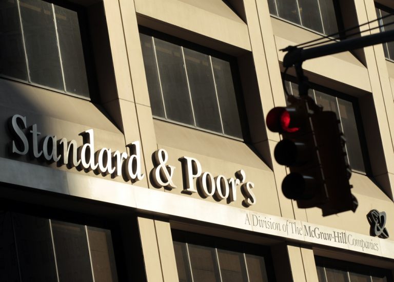 13 δήμοι καθίζουν στο σκαμνί την Standard & Poor’s | Newsit.gr 13 δήμοι καθίζουν στο σκαμνί την Standard & Poor’s | Newsit.gr