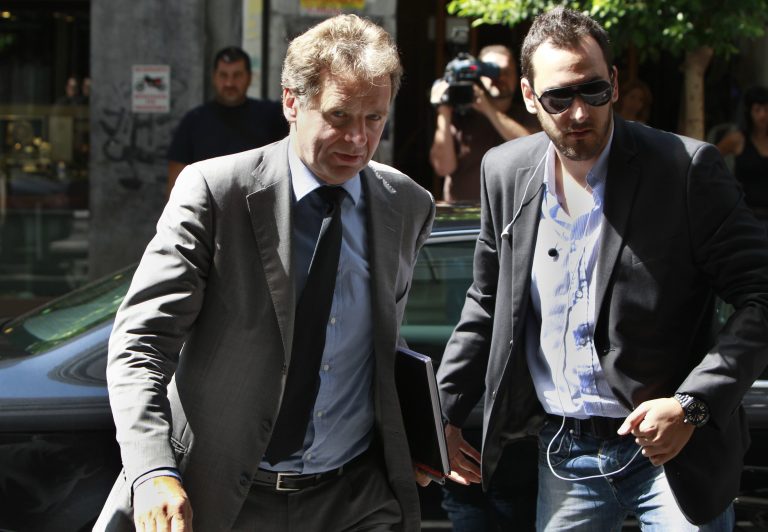 Spiegel: Διαλύστε την Τρόικα. Είναι πολιτικά πιόνια! Και κατά της Εκκλησίας της Ελλάδος: Σταματήστε να επιμένετε στα προνόμια | Newsit.gr Spiegel: Διαλύστε την Τρόικα. Είναι πολιτικά πιόνια! Και κατά της Εκκλησίας της Ελλάδος: Σταματήστε να επιμένετε στα προνόμια | Newsit.gr