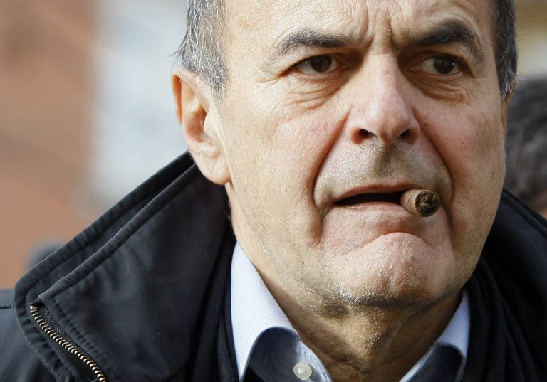Ο επόμενος πρωθυπουργός της Ιταλίας ακούει AC/DC και λατρεύει τα πούρα | Newsit.gr Ο επόμενος πρωθυπουργός της Ιταλίας ακούει AC/DC και λατρεύει τα πούρα | Newsit.gr