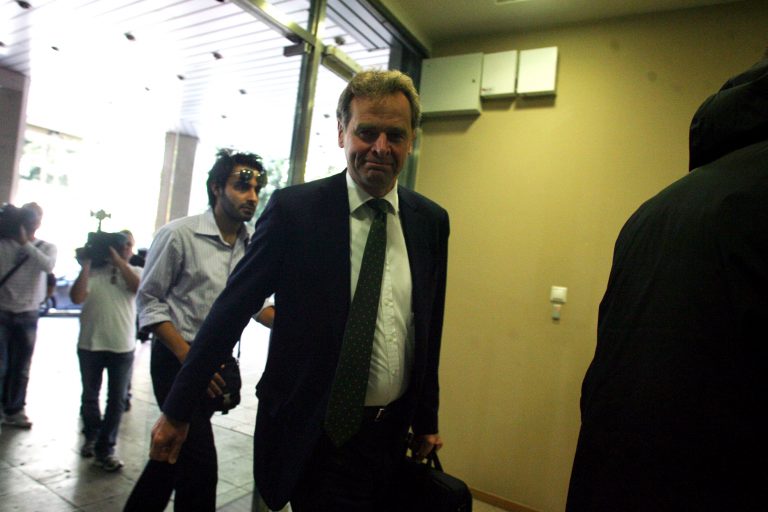 Τελεσίγραφο της τρόικας: Ανοίξτε ΤΩΡΑ τα επαγγέλματα δικηγόρων, συμβολαιογράφων, επιμελητών | Newsit.gr Τελεσίγραφο της τρόικας: Ανοίξτε ΤΩΡΑ τα επαγγέλματα δικηγόρων, συμβολαιογράφων, επιμελητών | Newsit.gr