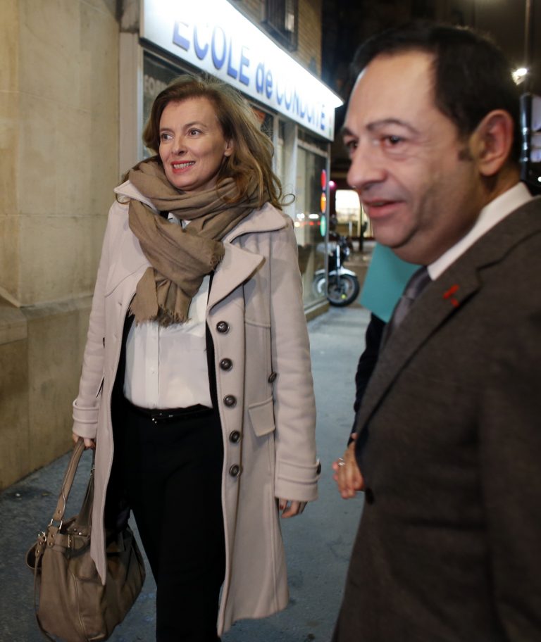 Τριερβελέρ στον διευθυντή του Paris Match: Διάβασα την σκατοφυλλάδα σου! | Newsit.gr Τριερβελέρ στον διευθυντή του Paris Match: Διάβασα την σκατοφυλλάδα σου! | Newsit.gr