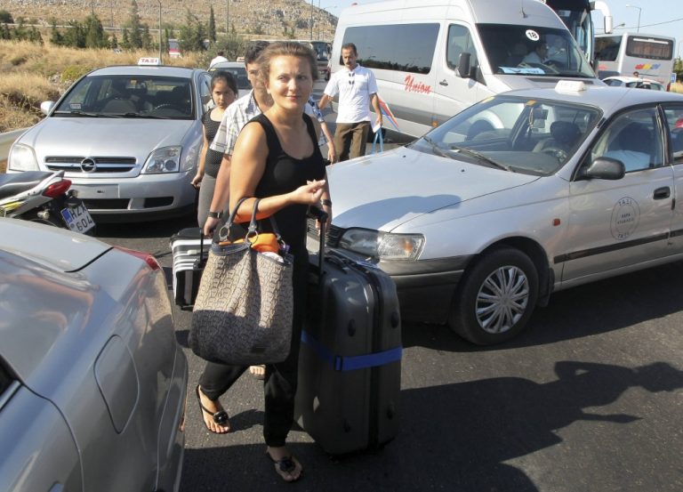 Ανοιξε η εθνική Αθηνών – Πατρών και η γέφυρα του Ρίου – Επεισόδια στην Κρήτη | Newsit.gr Ανοιξε η εθνική Αθηνών – Πατρών και η γέφυρα του Ρίου – Επεισόδια στην Κρήτη | Newsit.gr