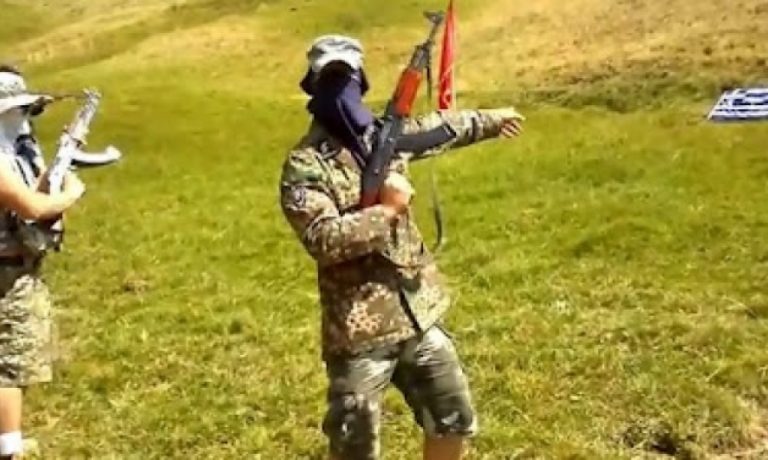 Αχαϊα:Αλβανοί απειλούν, πυροβολούν και καίνε την ελληνική σημαία-Βίντεο ντοκουμέντο! | Newsit.gr Αχαϊα:Αλβανοί απειλούν, πυροβολούν και καίνε την ελληνική σημαία-Βίντεο ντοκουμέντο! | Newsit.gr