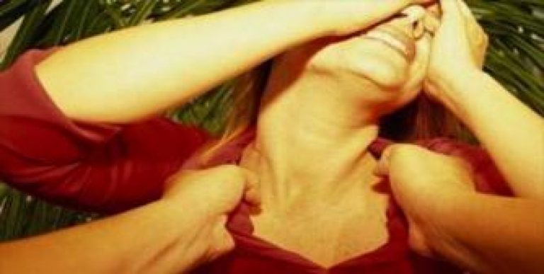 Ναυπακτία: Πήρε τη γυναίκα του »σηκωτή» και γρονθοκόπησε τη φίλη της! | Newsit.gr Ναυπακτία: Πήρε τη γυναίκα του »σηκωτή» και γρονθοκόπησε τη φίλη της! | Newsit.gr