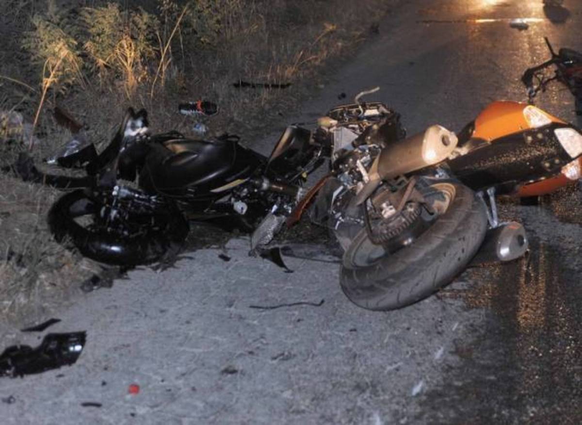 Εύβοια: Η χαρά έγινε τραγωδία – »Καρφώθηκε» σε πέτρα οδηγός μηχανής! | Newsit.gr Εύβοια: Η χαρά έγινε τραγωδία – »Καρφώθηκε» σε πέτρα οδηγός μηχανής! | Newsit.gr