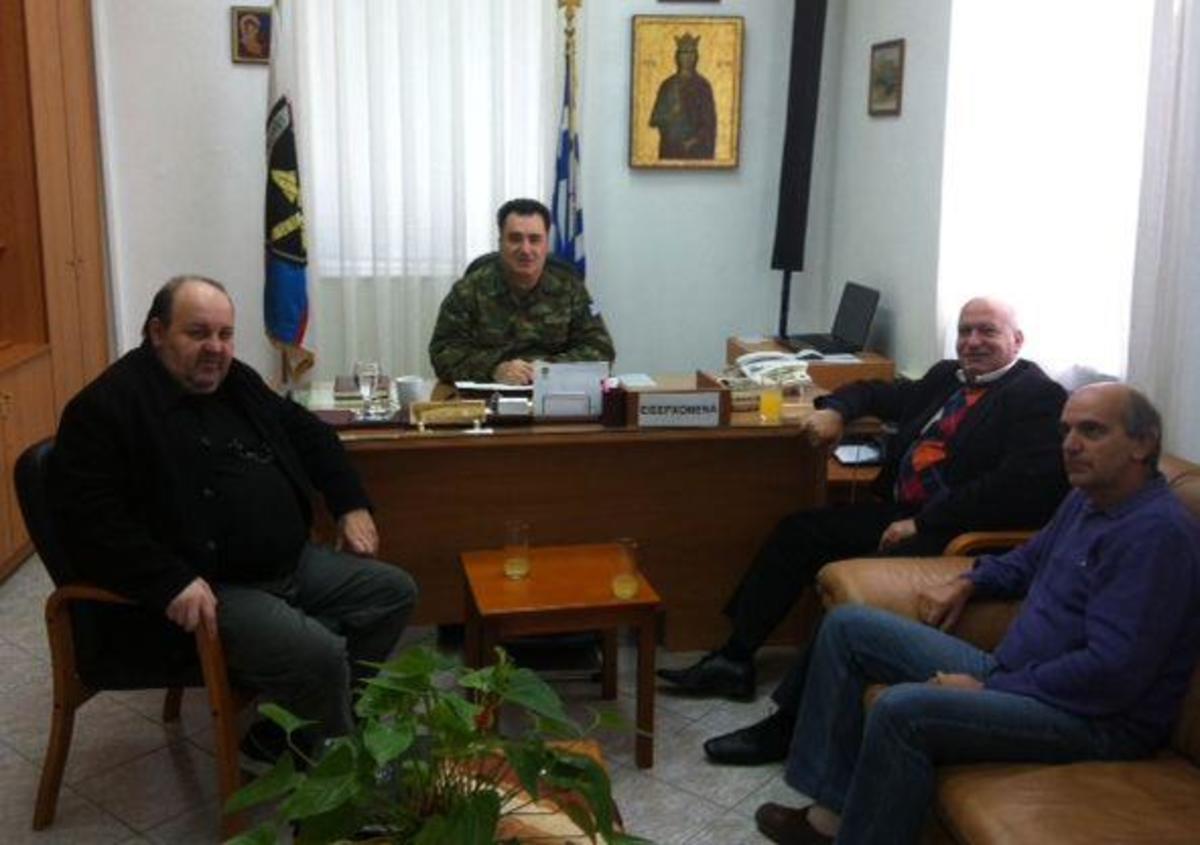 Θήβα: Οι ευχαριστίες στον διοικητή του ΚΕΠΒ για τους νεοσύλλεκτους στρατιώτες | Newsit.gr Θήβα: Οι ευχαριστίες στον διοικητή του ΚΕΠΒ για τους νεοσύλλεκτους στρατιώτες | Newsit.gr