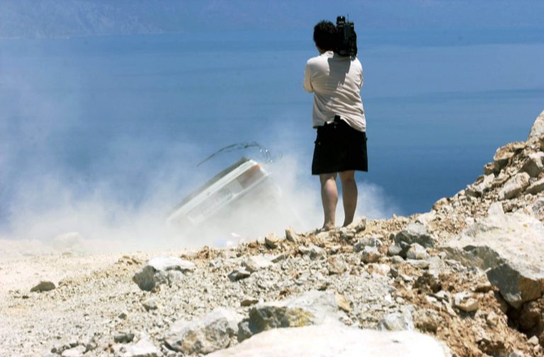 Κρήτη: Σκουπιδιάρικο έπεσε σε γκρεμό και τυλίχθηκε στις φλόγες! ΒΙΝΤΕΟ | Newsit.gr Κρήτη: Σκουπιδιάρικο έπεσε σε γκρεμό και τυλίχθηκε στις φλόγες! ΒΙΝΤΕΟ | Newsit.gr