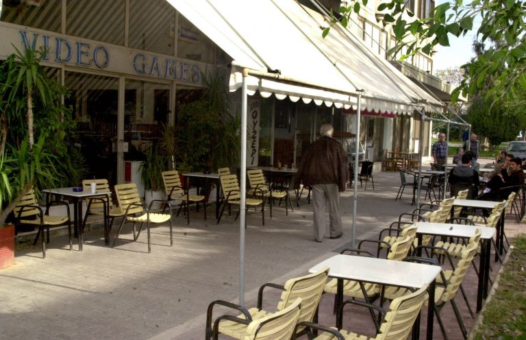 Ηλεία:O θείος πυροβολούσε και ο ανιψιός έτρεχε να κρυφτεί στο πατάρι! | Newsit.gr Ηλεία:O θείος πυροβολούσε και ο ανιψιός έτρεχε να κρυφτεί στο πατάρι! | Newsit.gr