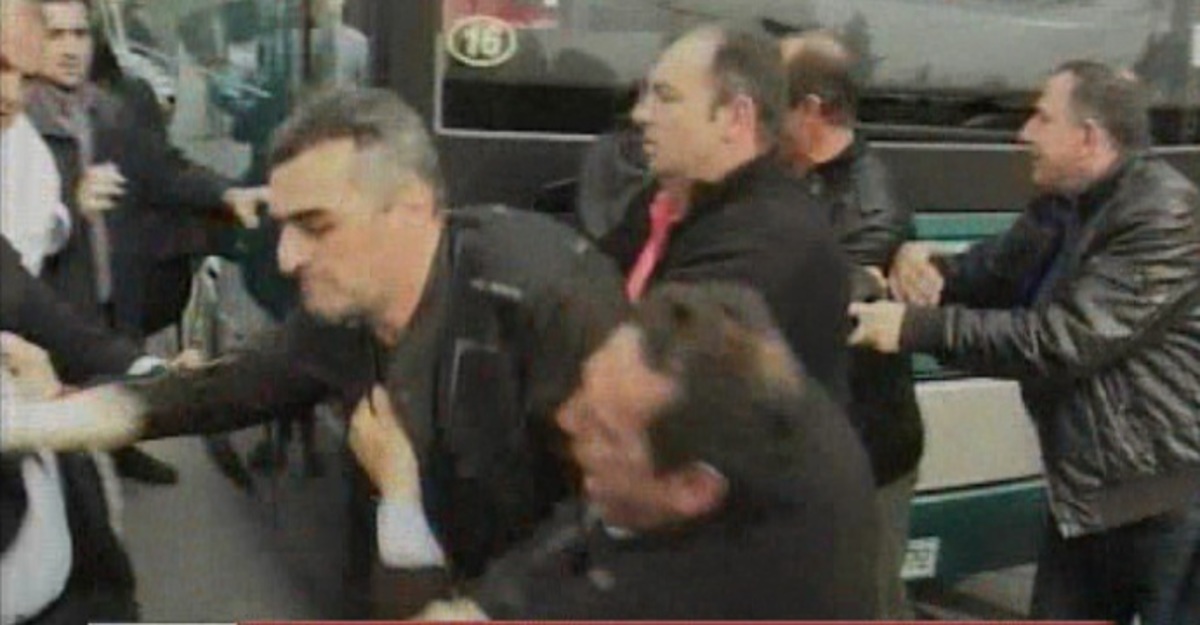 Συμπλοκές και ξύλο στα ΚΤΕΛ Χαλκιδικής | Newsit.gr Συμπλοκές και ξύλο στα ΚΤΕΛ Χαλκιδικής | Newsit.gr