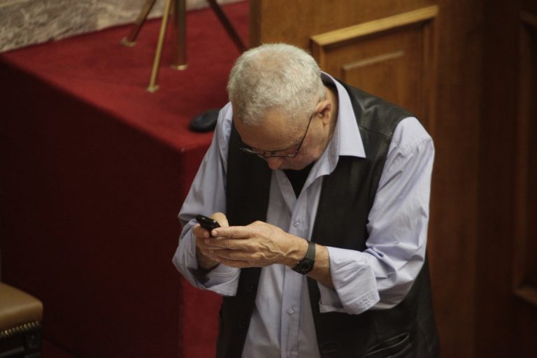 Κως: Ζουράρις κατά Μουζάλα για το προσφυγικό – »Να ξεσηκωθεί ο κόσμος»! | Newsit.gr Κως: Ζουράρις κατά Μουζάλα για το προσφυγικό – »Να ξεσηκωθεί ο κόσμος»! | Newsit.gr