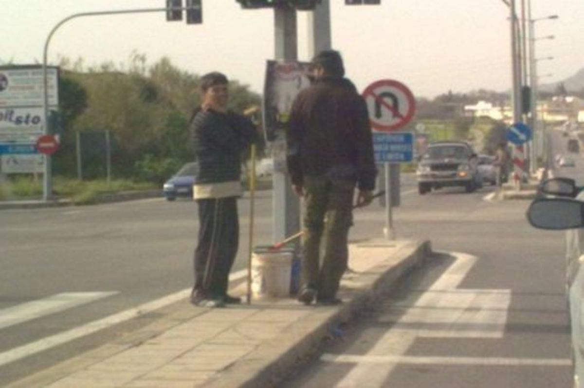 Ηράκλειο: Μαφιόζικες επιθέσεις σε »αλλοδαπούς των φαναριών»! | Newsit.gr Ηράκλειο: Μαφιόζικες επιθέσεις σε »αλλοδαπούς των φαναριών»! | Newsit.gr