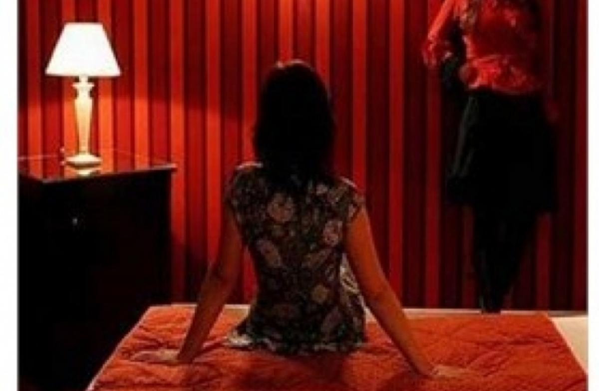 Πάτρα: Η Βουλγάρα εκδιδόταν και ο Έλληνας εισέπραττε – Αστυνομική επιχείρηση με συλλήψεις! | Newsit.gr Πάτρα: Η Βουλγάρα εκδιδόταν και ο Έλληνας εισέπραττε – Αστυνομική επιχείρηση με συλλήψεις! | Newsit.gr