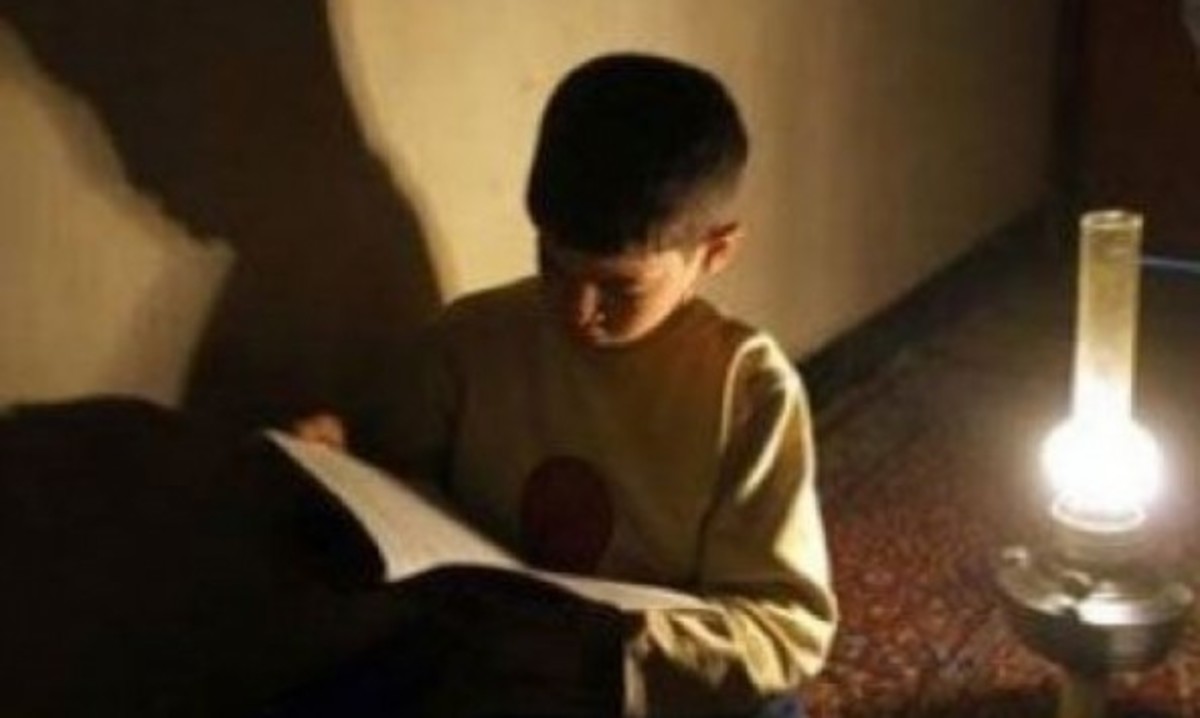 Πάτρα: Δίνουν το τηλέφωνό τους και ζητούν βοήθεια, για να μην μείνουν στο σκοτάδι! | Newsit.gr Πάτρα: Δίνουν το τηλέφωνό τους και ζητούν βοήθεια, για να μην μείνουν στο σκοτάδι! | Newsit.gr