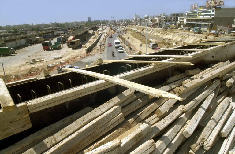Θεσσαλονίκη: Πήγαν να διαλύσουν γέφυρα του ΟΣΕ για να κλέψουν το μέταλλο! | Newsit.gr Θεσσαλονίκη: Πήγαν να διαλύσουν γέφυρα του ΟΣΕ για να κλέψουν το μέταλλο! | Newsit.gr