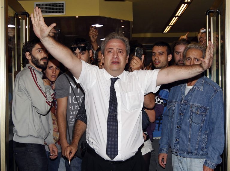 Άλλος ένας Κασίγιας έγινε ήρωας των Ισπανών! Ο ατρόμητος εστιάτορας (VIDEO) | Newsit.gr Άλλος ένας Κασίγιας έγινε ήρωας των Ισπανών! Ο ατρόμητος εστιάτορας (VIDEO) | Newsit.gr