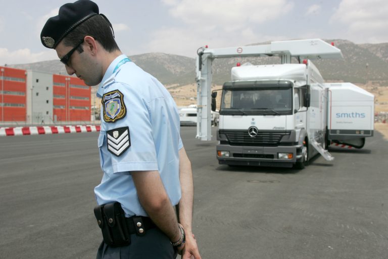 Σέρρες: Μέσα σε δύο φορτηγά, 150.000 πακέτα με λαθραία τσιγάρα! | Newsit.gr Σέρρες: Μέσα σε δύο φορτηγά, 150.000 πακέτα με λαθραία τσιγάρα! | Newsit.gr