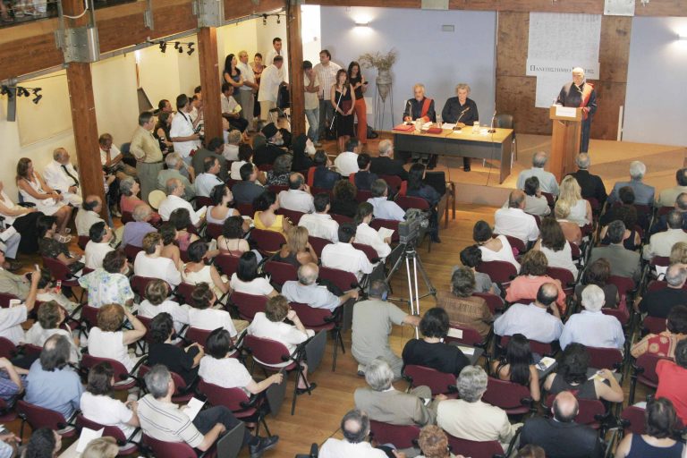 Κρήτη: Οι φοιτητές κρατούσαν ομήρους τους καθηγητές τους! | Newsit.gr Κρήτη: Οι φοιτητές κρατούσαν ομήρους τους καθηγητές τους! | Newsit.gr