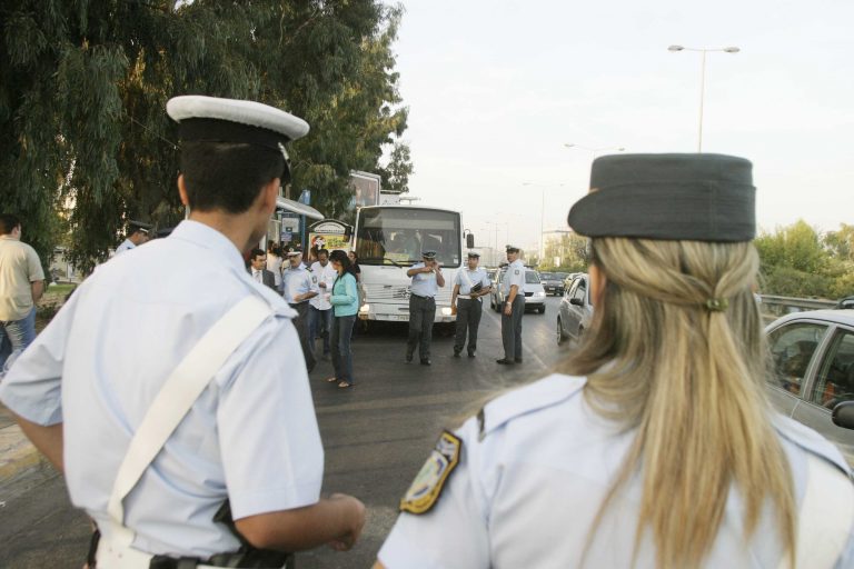 Πάτρα: Απεγνωσμένη χήρα,έπεσε στις ρόδες του λεωφορείου για να αυτοκτονήσει! | Newsit.gr Πάτρα: Απεγνωσμένη χήρα,έπεσε στις ρόδες του λεωφορείου για να αυτοκτονήσει! | Newsit.gr